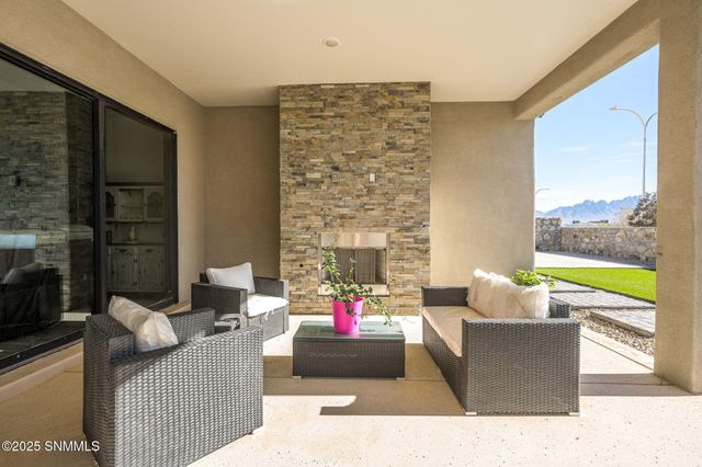 3734 Santa Julia Road, Las Cruces, NM 88012