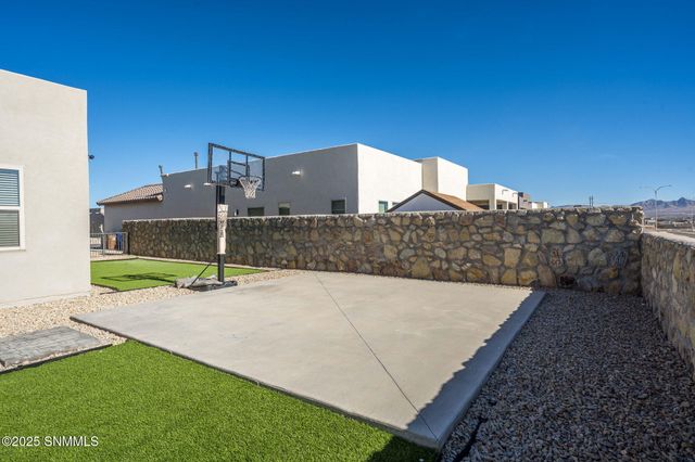 3734 Santa Julia Road, Las Cruces, NM 88012