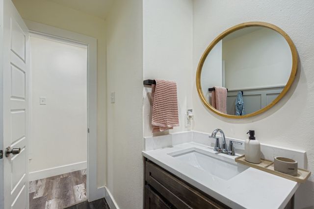 1601 Rindie Street, Irving, TX 75060