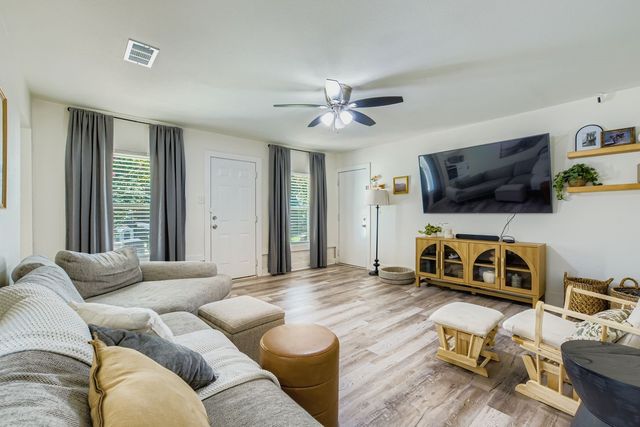 1601 Rindie Street, Irving, TX 75060