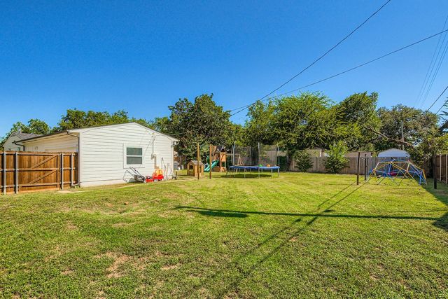 1601 Rindie Street, Irving, TX 75060
