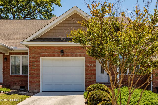 202 Clover Court, Aberdeen, NC 28315