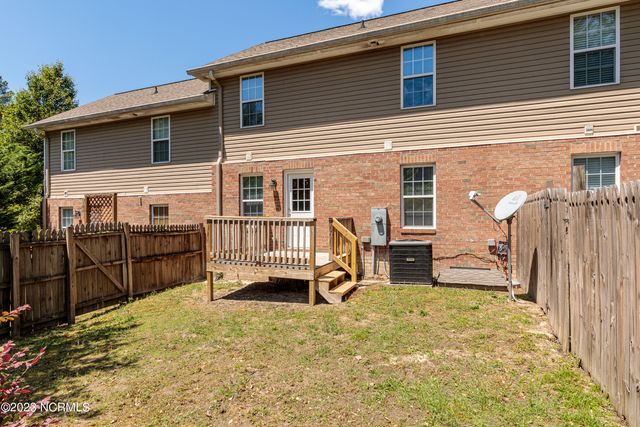 202 Clover Court, Aberdeen, NC 28315
