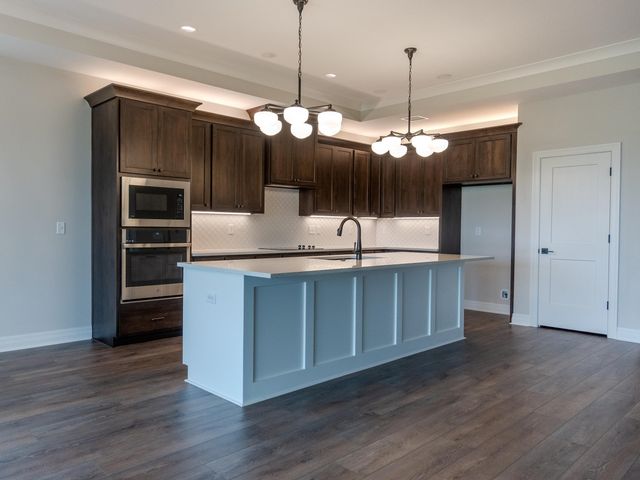 336 W Boxthorn Dr, Andover, KS 67002