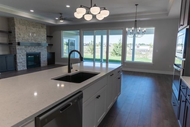 336 W Boxthorn Dr, Andover, KS 67002