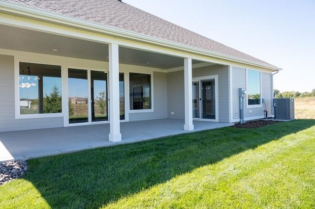 336 W Boxthorn Dr, Andover, KS 67002