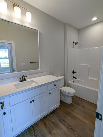 336 W Boxthorn Dr, Andover, KS 67002