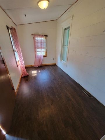 724 Hazel Street, Excelsior Springs, MO 64024