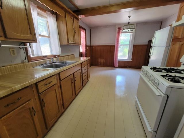 724 Hazel Street, Excelsior Springs, MO 64024