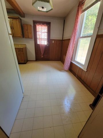 724 Hazel Street, Excelsior Springs, MO 64024