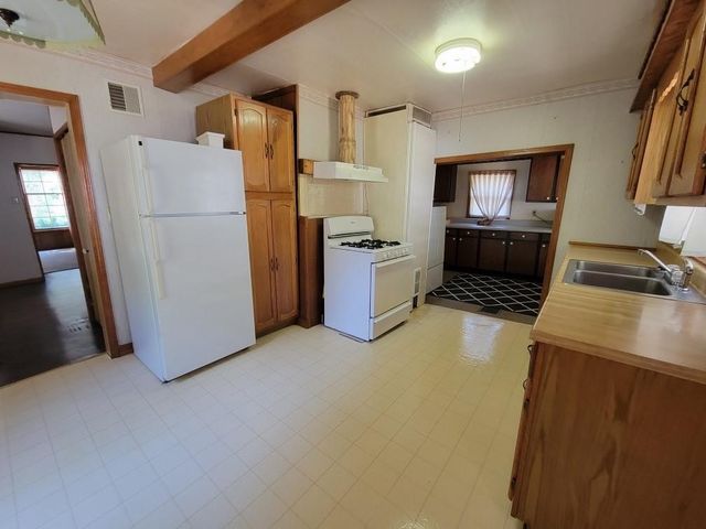 724 Hazel Street, Excelsior Springs, MO 64024