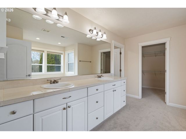 500 Nw 150TH Cir, Vancouver, WA 98685