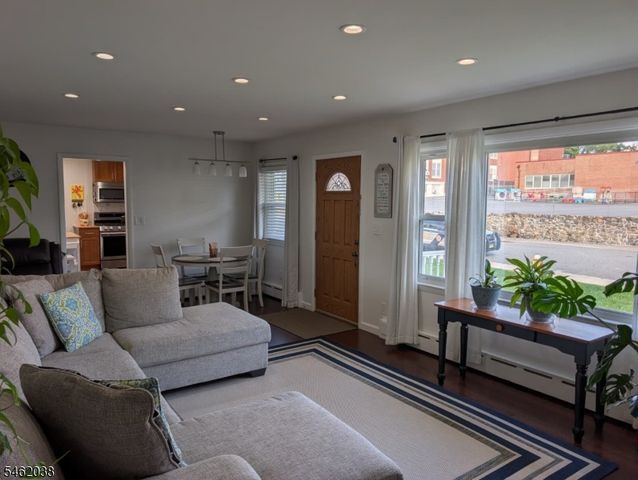 27 George St, Rockaway Boro, NJ 07866
