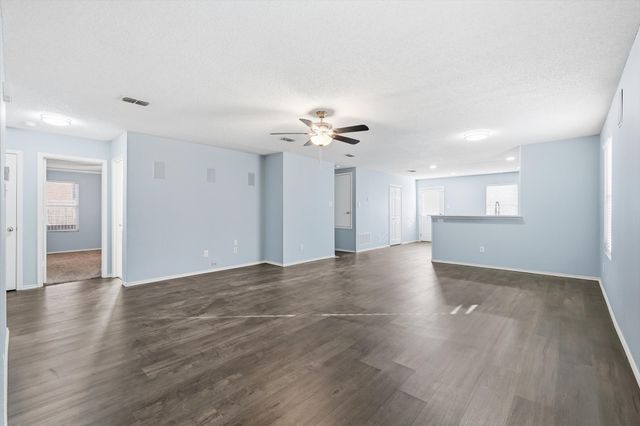 8405 Seven Oaks Lane, Denton, TX 76210