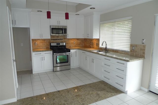 15406 Ensenada Drive, Houston, TX 77083