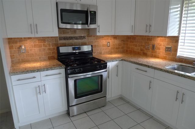 15406 Ensenada Drive, Houston, TX 77083