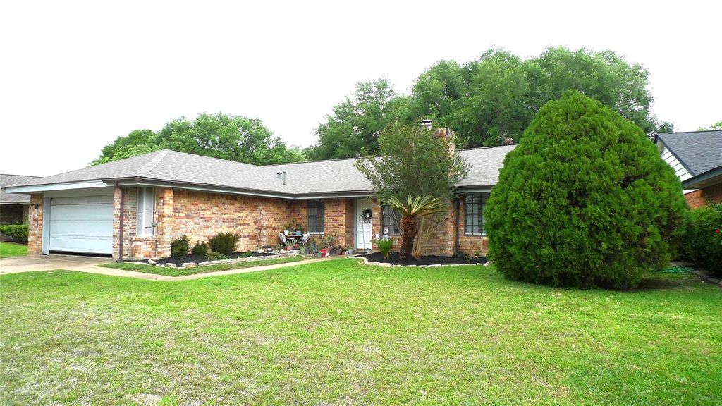 15406 Ensenada Drive, Houston, TX 77083
