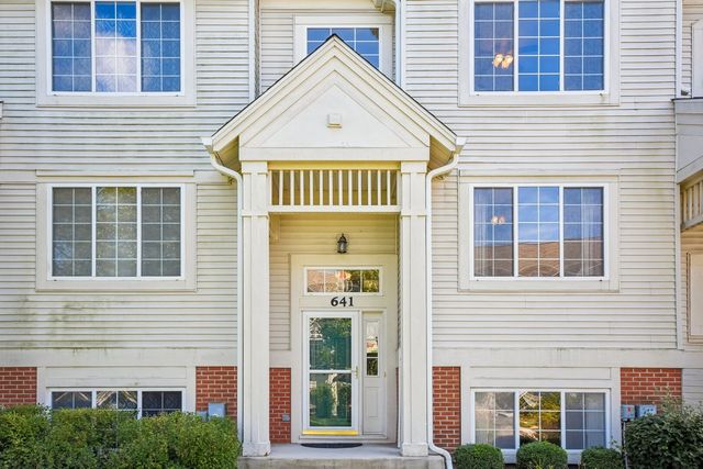 641 S Rosehall Lane, Round Lake, IL 60073