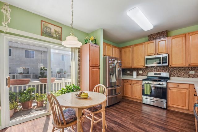 641 S Rosehall Lane, Round Lake, IL 60073