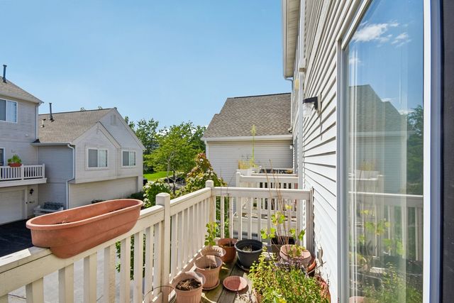 641 S Rosehall Lane, Round Lake, IL 60073