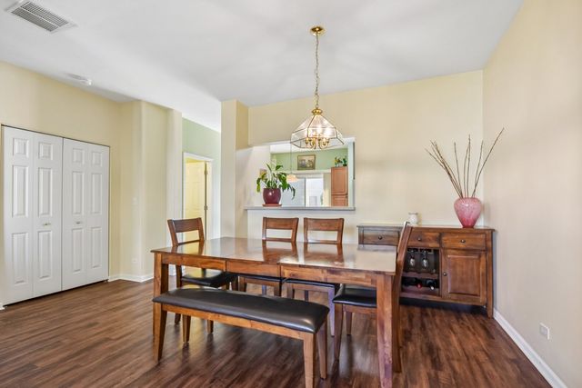 641 S Rosehall Lane, Round Lake, IL 60073