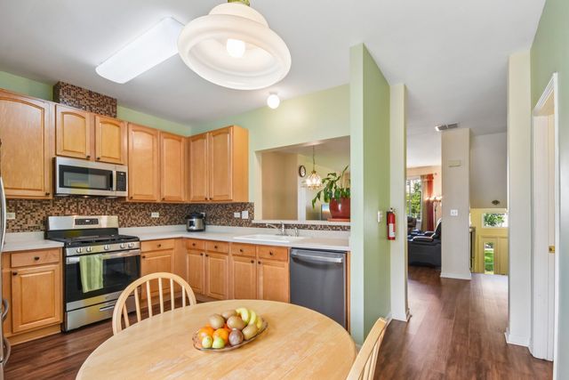 641 S Rosehall Lane, Round Lake, IL 60073