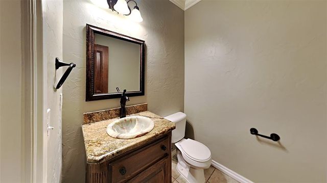 605 Knights Bridge Road, Edmond, OK 73034