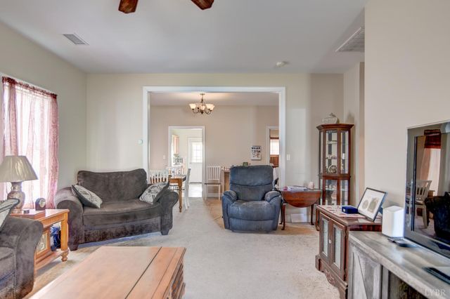 45 Halsey Road, Lynchburg, VA 24501