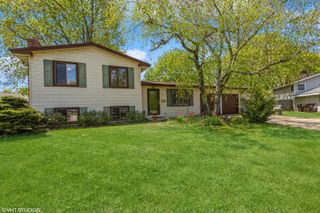51 Berkshire Drive, Crystal Lake, IL 60014