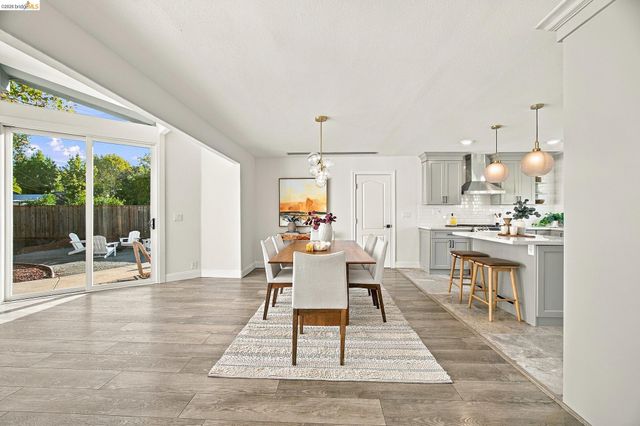 925 Juanita Dr, Lafayette, CA 94595