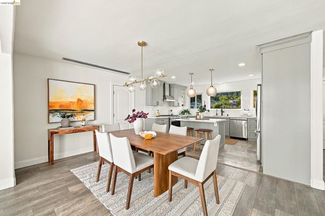 925 Juanita Dr, Lafayette, CA 94595