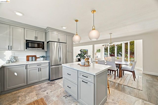 925 Juanita Dr, Lafayette, CA 94595