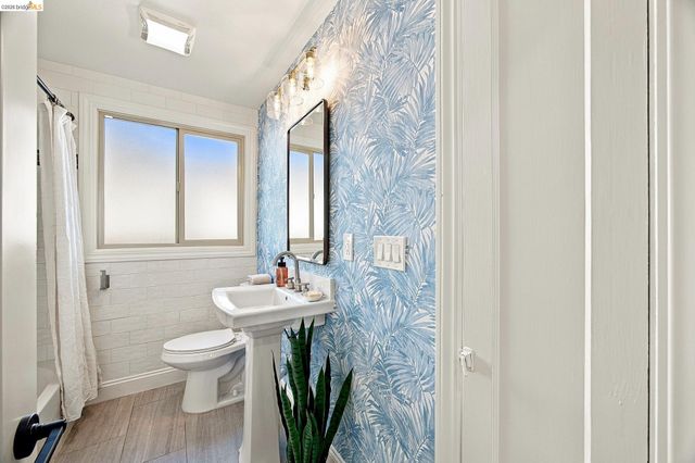 925 Juanita Dr, Lafayette, CA 94595