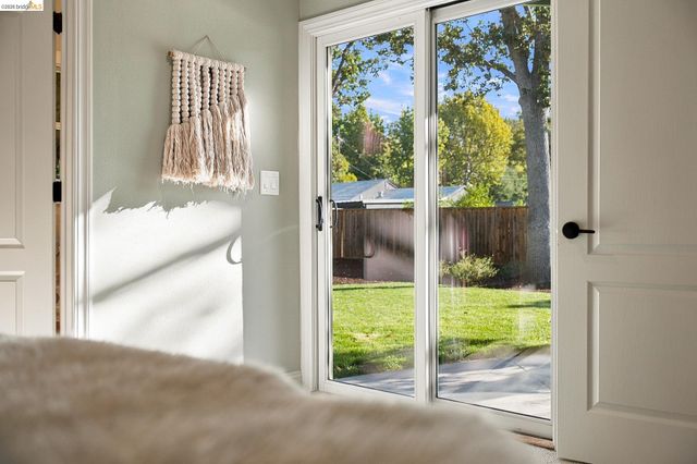 925 Juanita Dr, Lafayette, CA 94595