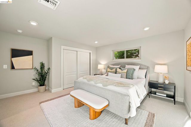 925 Juanita Dr, Lafayette, CA 94595