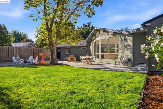 925 Juanita Dr, Lafayette, CA 94595
