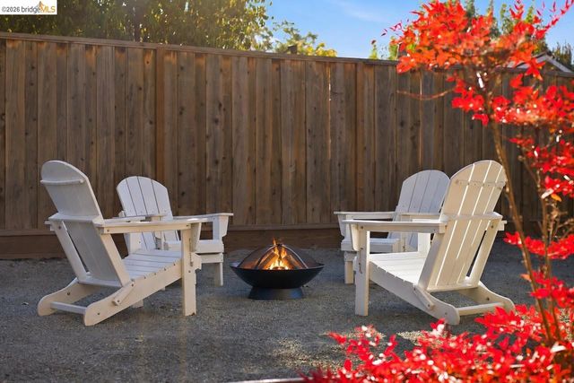 925 Juanita Dr, Lafayette, CA 94595
