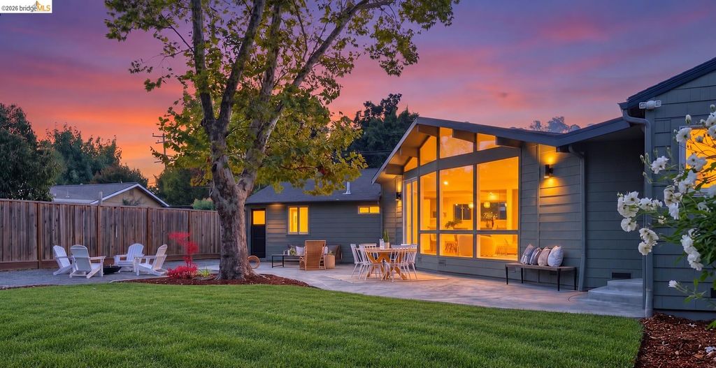 925 Juanita Dr, Lafayette, CA 94595