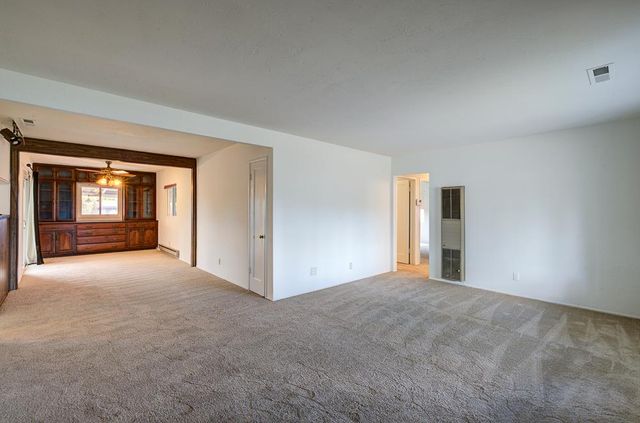 433 W Robinson Avenue, Fresno, CA 93705