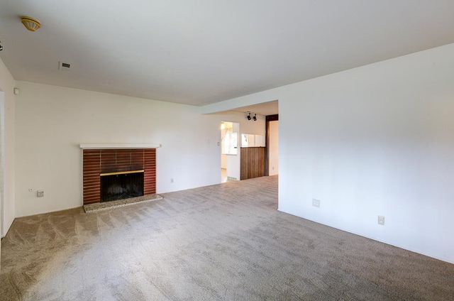 433 W Robinson Avenue, Fresno, CA 93705