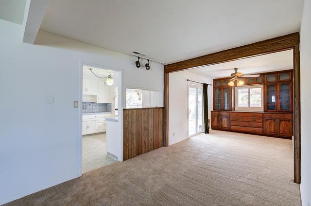 433 W Robinson Avenue, Fresno, CA 93705