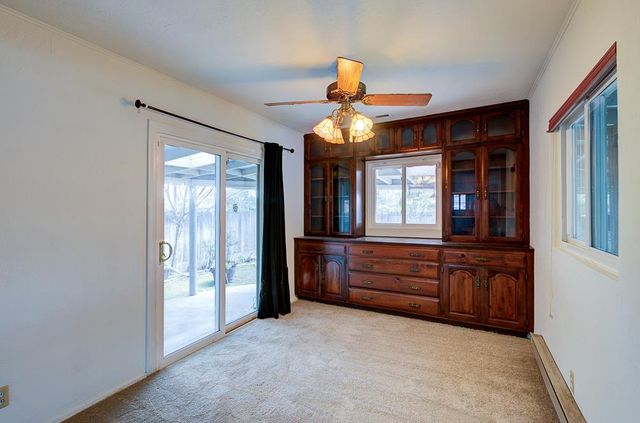 433 W Robinson Avenue, Fresno, CA 93705