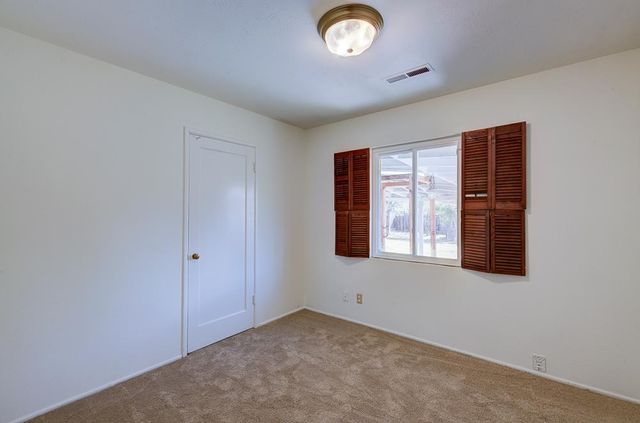 433 W Robinson Avenue, Fresno, CA 93705