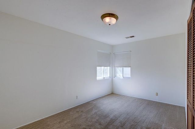 433 W Robinson Avenue, Fresno, CA 93705