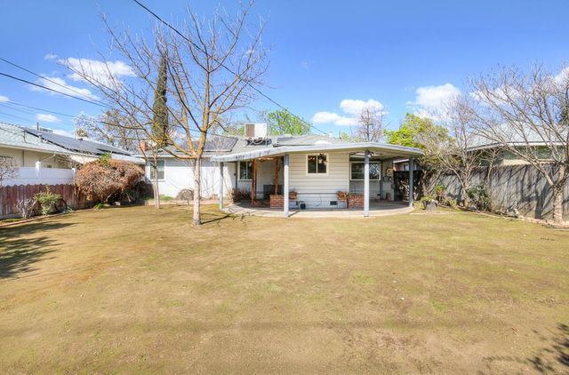 433 W Robinson Avenue, Fresno, CA 93705