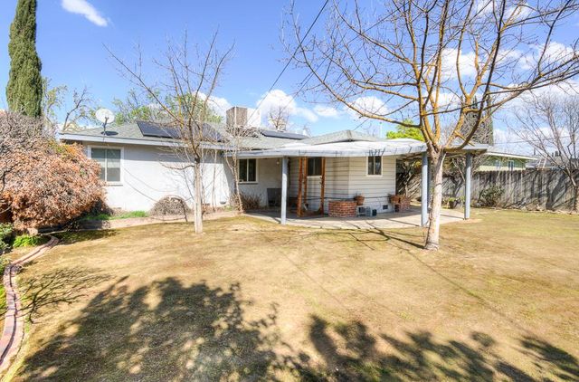 433 W Robinson Avenue, Fresno, CA 93705