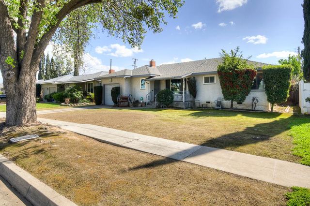 433 W Robinson Avenue, Fresno, CA 93705