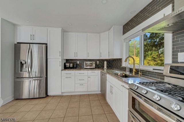 812 Sterling St, Plainfield City, NJ 07062