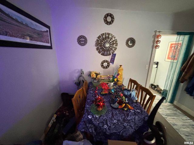 2225 PERSHING Boulevard, Clinton, IA 52732