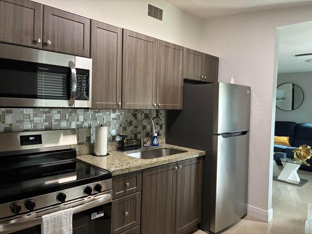 1558 NW 5th Avenue, Pompano Beach, FL 33060